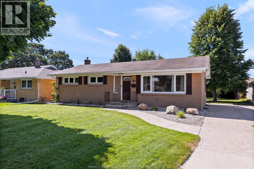 MLS# 26019070: 12 GLADSTONE, Leamington, Canada