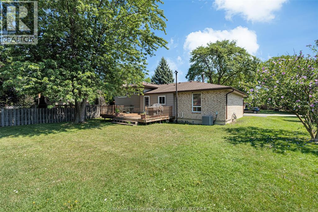 646 Estate Park, Tecumseh, Ontario  N8N 3C8 - Photo 31 - 26019069