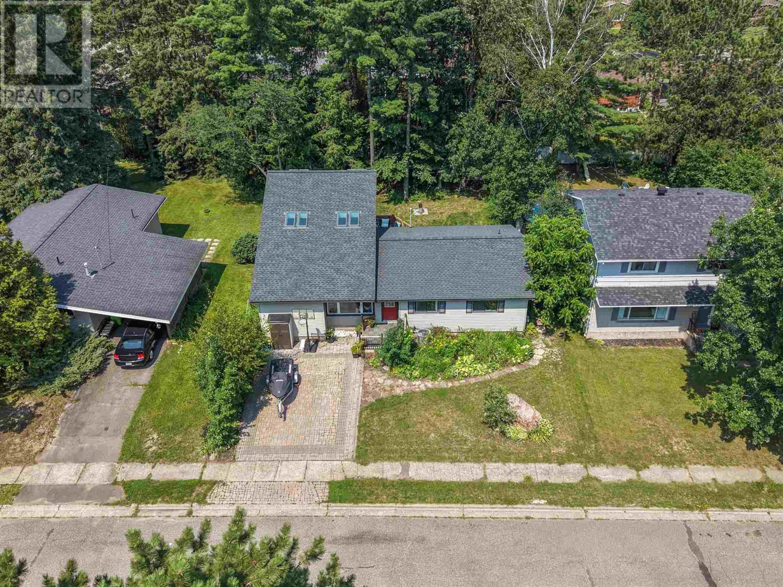 131 Meadow Park Cres, Sault Ste. Marie, Ontario P6A 4H1 - Photo 1 - SM262074