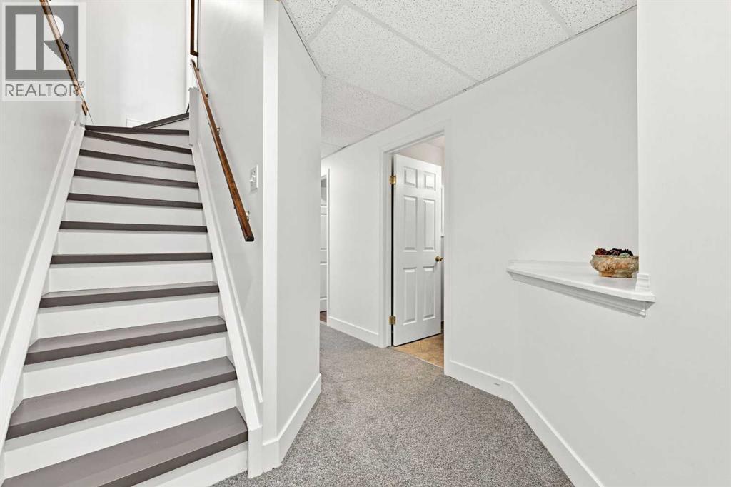 454 Millrise Square SW, Calgary, Alberta  T2Y 4C1 - Photo 4 - A2335169
