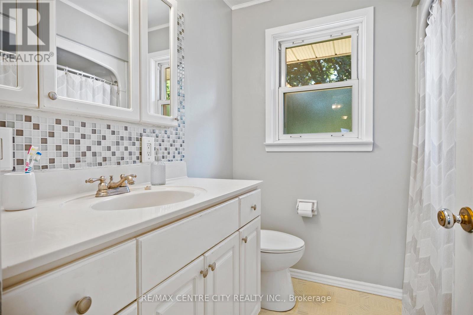 21 Spruce Street, St. Thomas, Ontario  N5R 1N4 - Photo 13 - X13645472