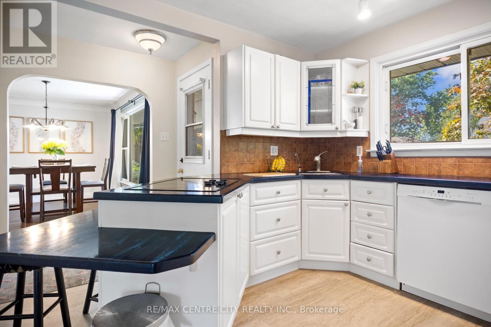 21 Spruce Street, St. Thomas, Ontario  N5R 1N4 - Photo 6 - X13645472