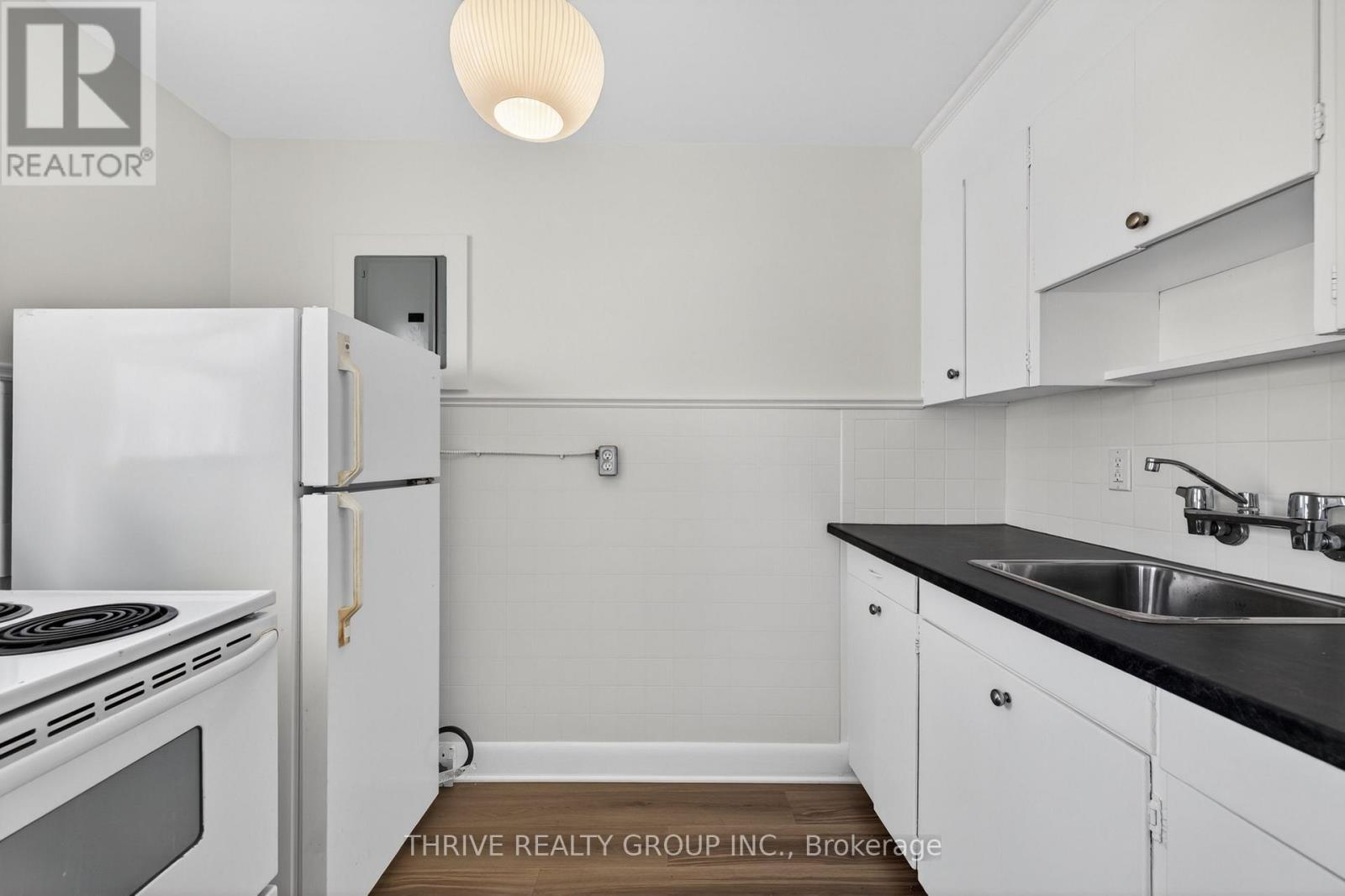 6 - 245 MAITLAND STREET