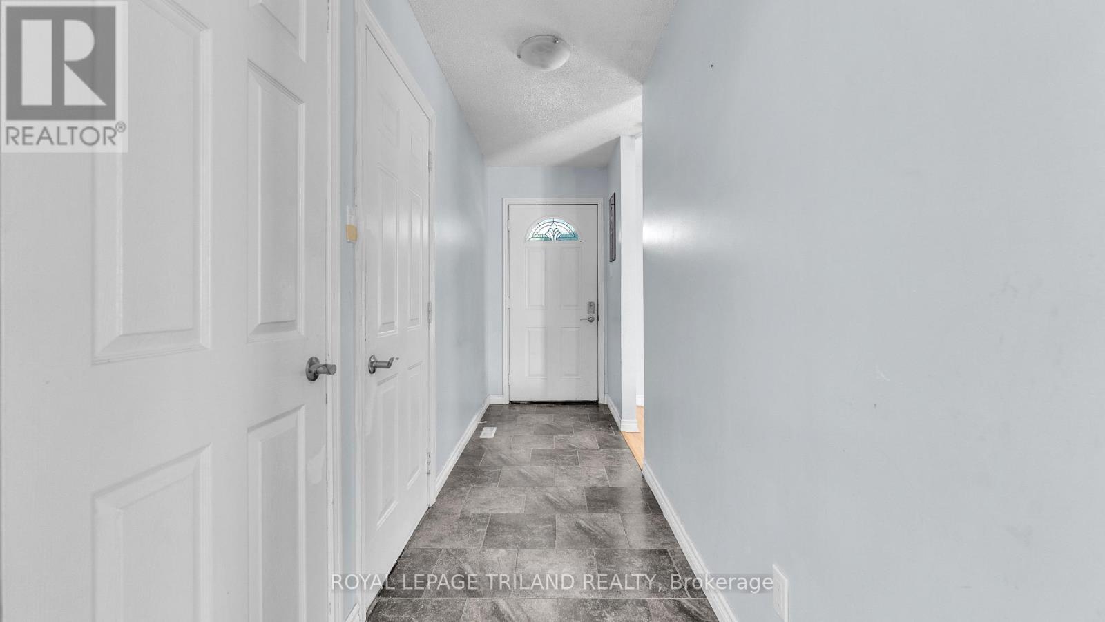 95 Huron Green S, London East, Ontario  N5V 3S8 - Photo 2 - X13645794