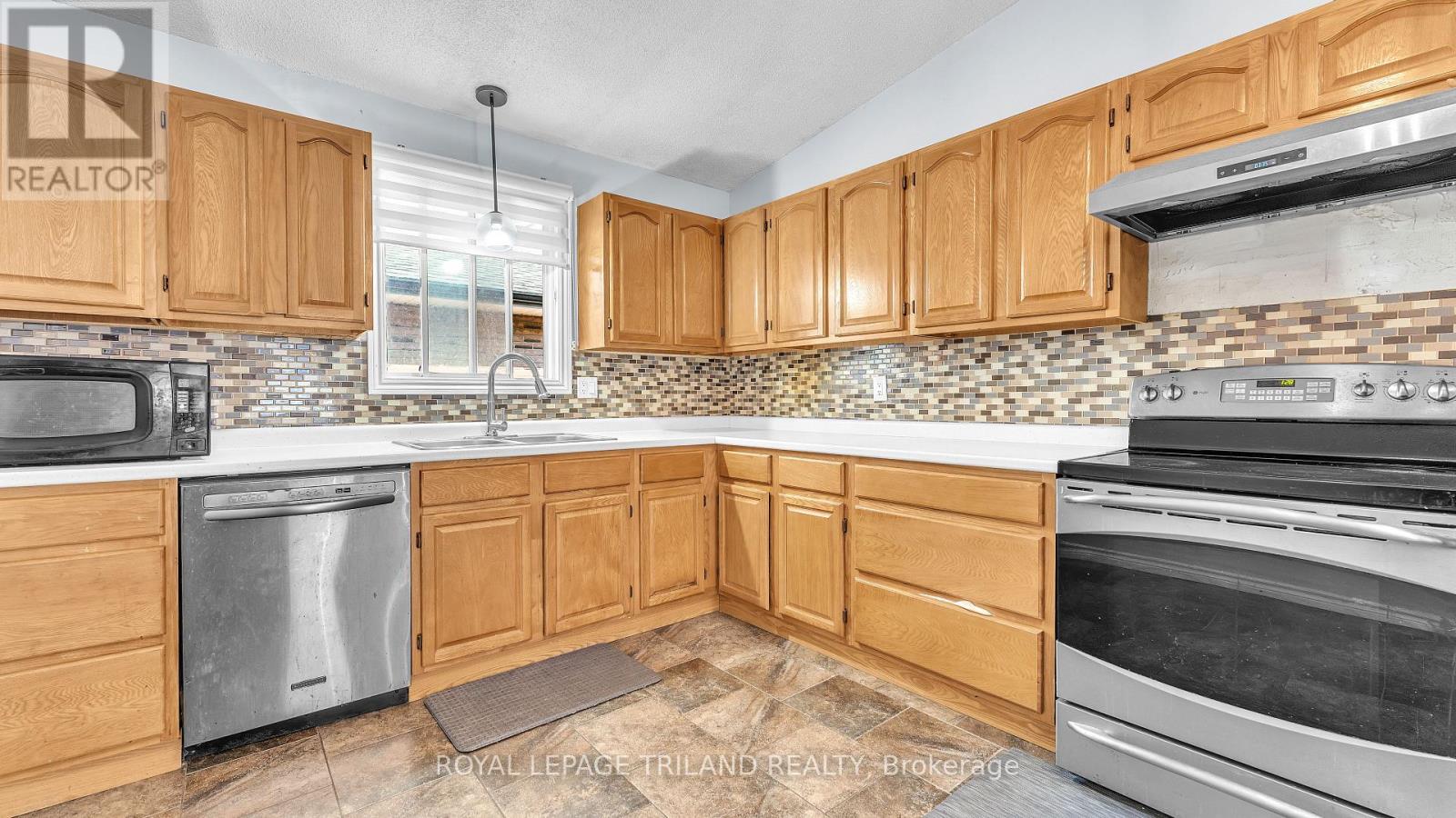95 Huron Green S, London East, Ontario  N5V 3S8 - Photo 8 - X13645794