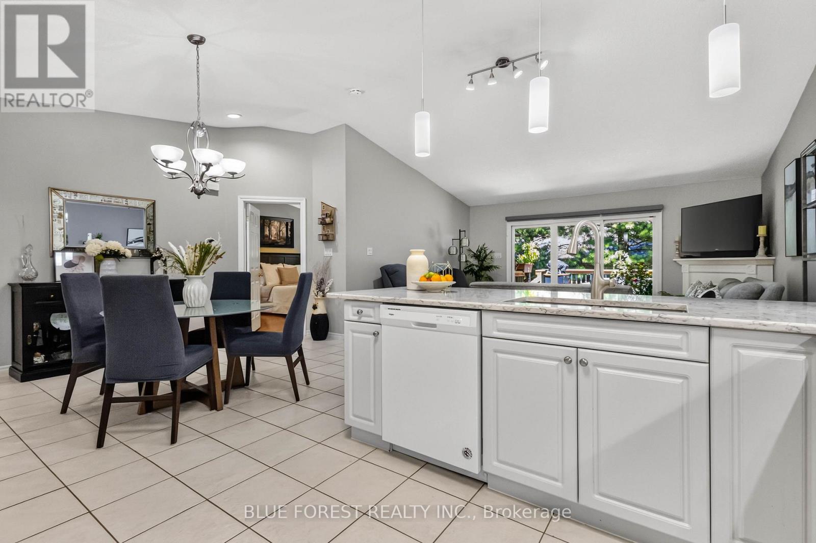 38 - 43 Capulet Walk, London North, Ontario  N6H 5V4 - Photo 11 - X13645812