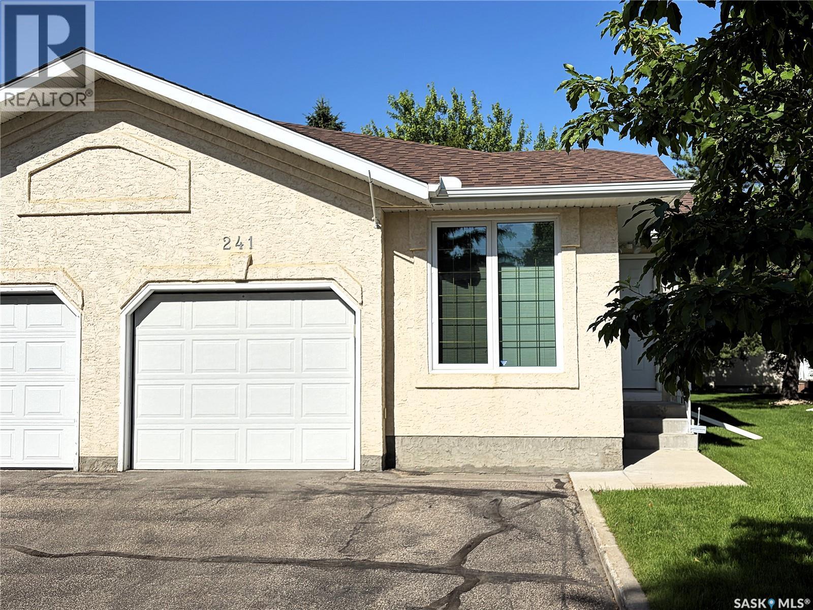 241 815 Heritage Green, Saskatoon, Saskatchewan  S7H 5R6 - Photo 1 - SK044702
