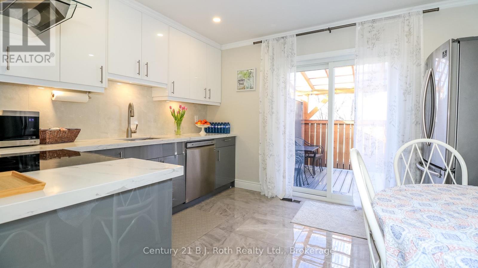 156 The Westway, Toronto, Ontario  M9P 2C1 - Photo 13 - W13455106