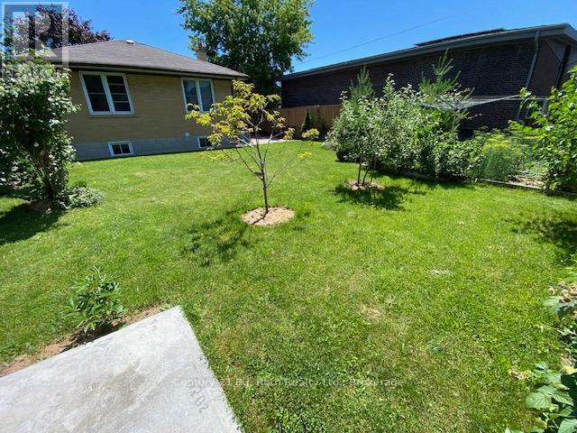 156 The Westway, Toronto, Ontario  M9P 2C1 - Photo 4 - W13455106