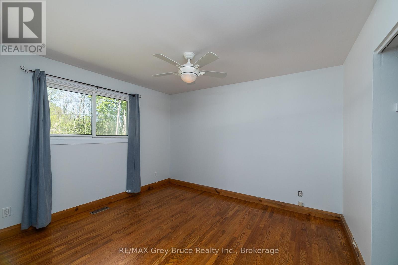 105 Maple Grove Lane, Georgian Bluffs, Ontario  N4K 0G2 - Photo 17 - X13164856