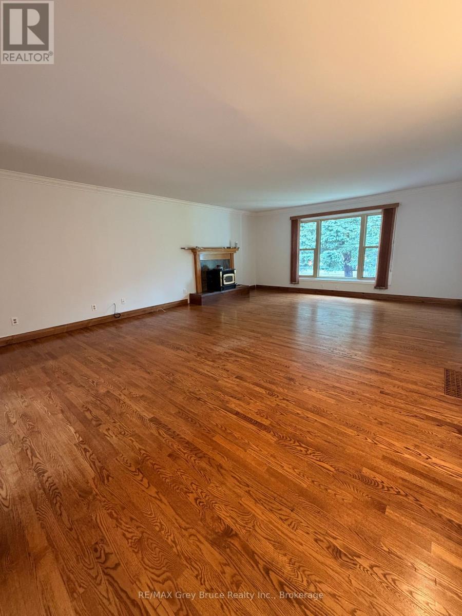 105 Maple Grove Lane, Georgian Bluffs, Ontario  N4K 0G2 - Photo 14 - X13164856