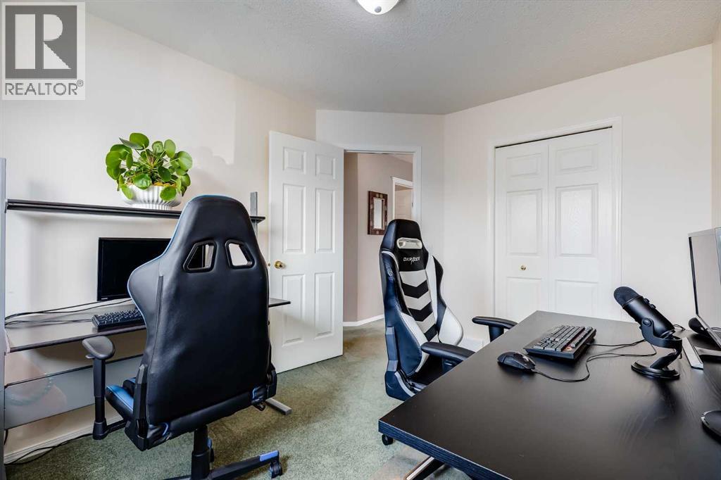 152 Covewood Green NE, Calgary, Alberta  T3K 5G6 - Photo 17 - A2334693