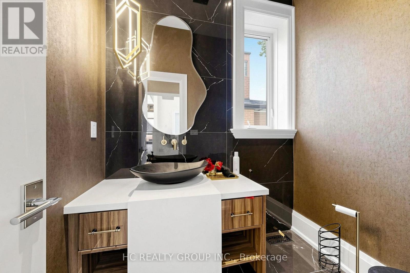 7 Knollview Crescent, Toronto, Ontario  M2K 2C9 - Photo 17 - C13569696