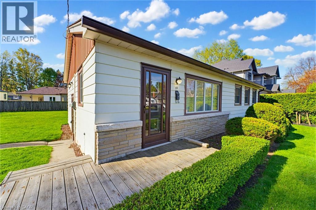10 Oakley Court, Ancaster, Ontario  L9G 1T5 - Photo 3 - 40853191