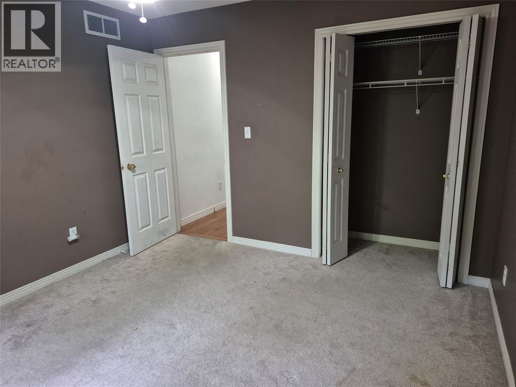 590 Montcalm Avenue, Sarnia, Ontario  N7S 2R3 - Photo 11 - 26019053