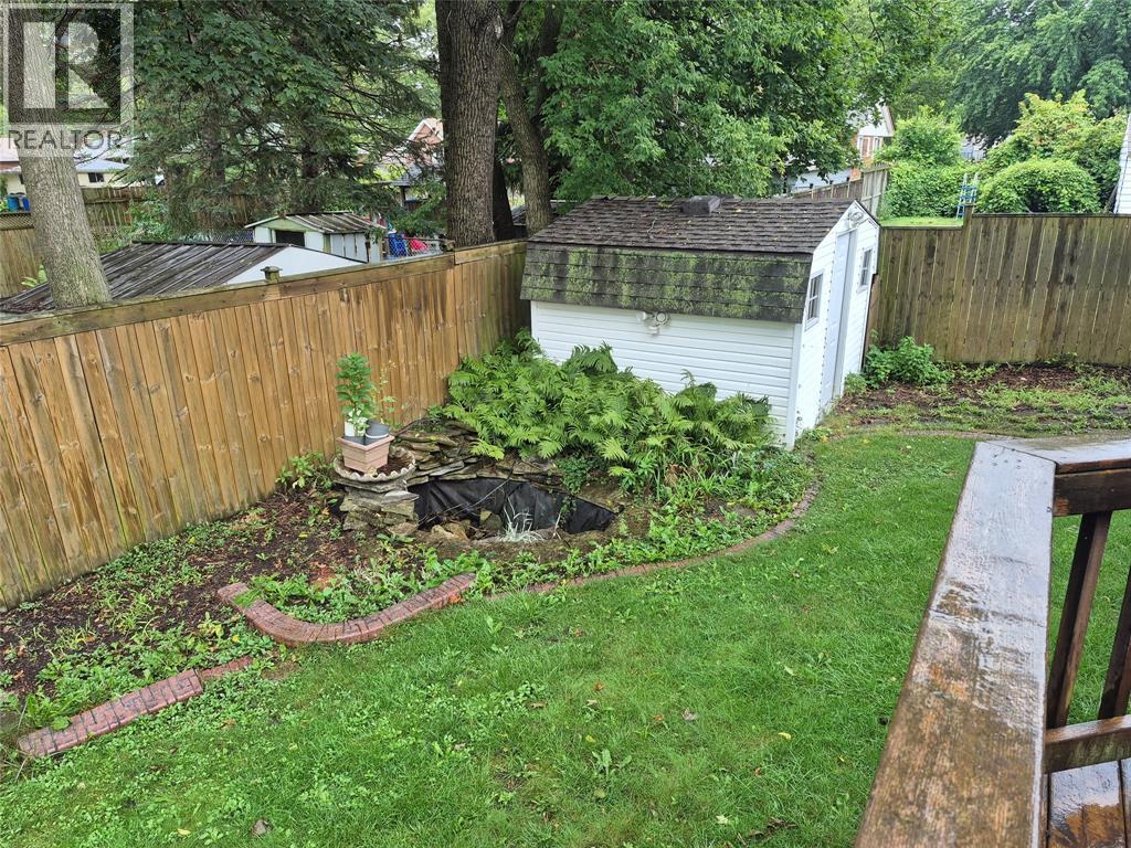 590 Montcalm Avenue, Sarnia, Ontario  N7S 2R3 - Photo 16 - 26019053