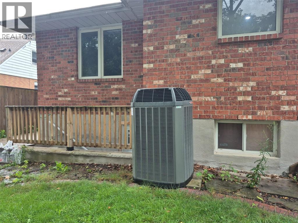 590 Montcalm Avenue, Sarnia, Ontario  N7S 2R3 - Photo 21 - 26019053