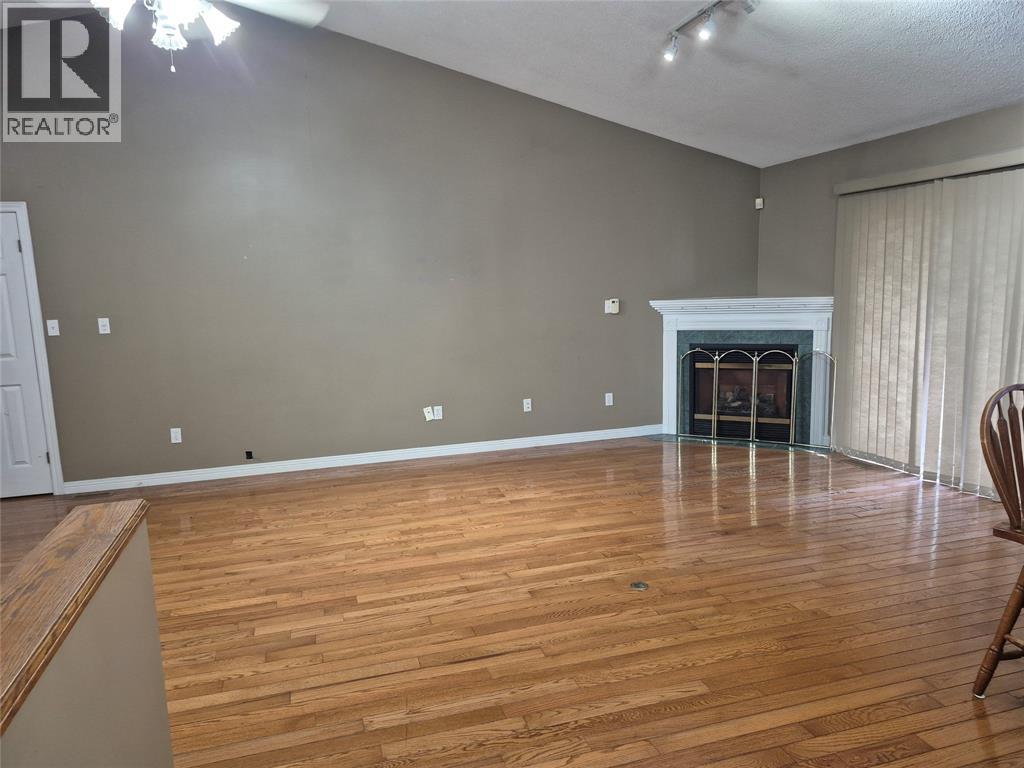 590 Montcalm Avenue, Sarnia, Ontario  N7S 2R3 - Photo 3 - 26019053