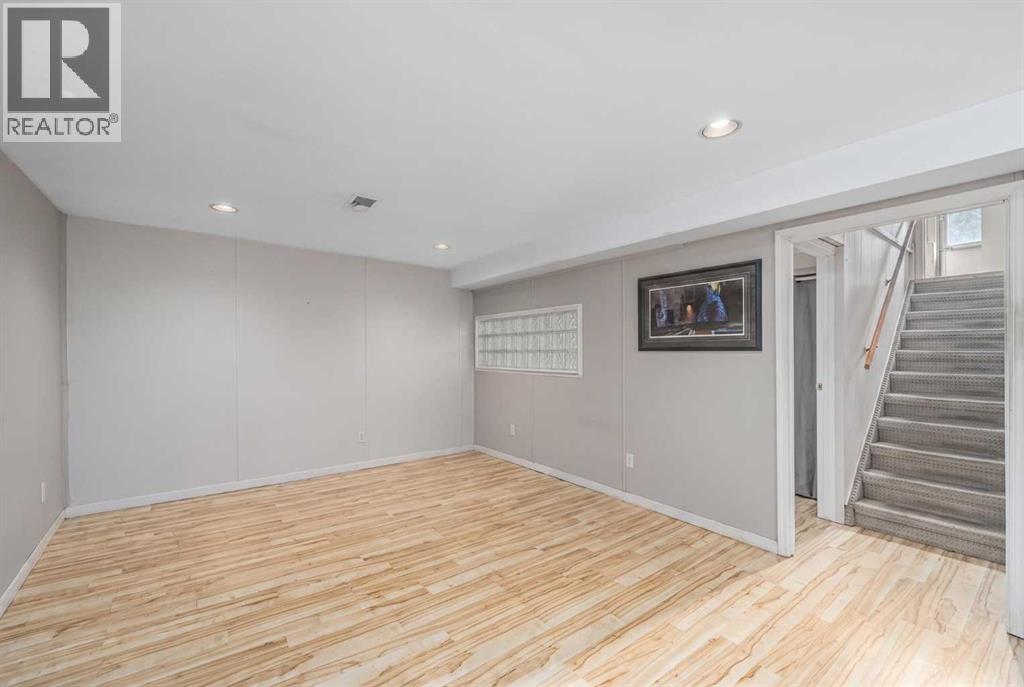 3042 28 Street SW, Calgary, Alberta  T3E 2J5 - Photo 15 - A2335224