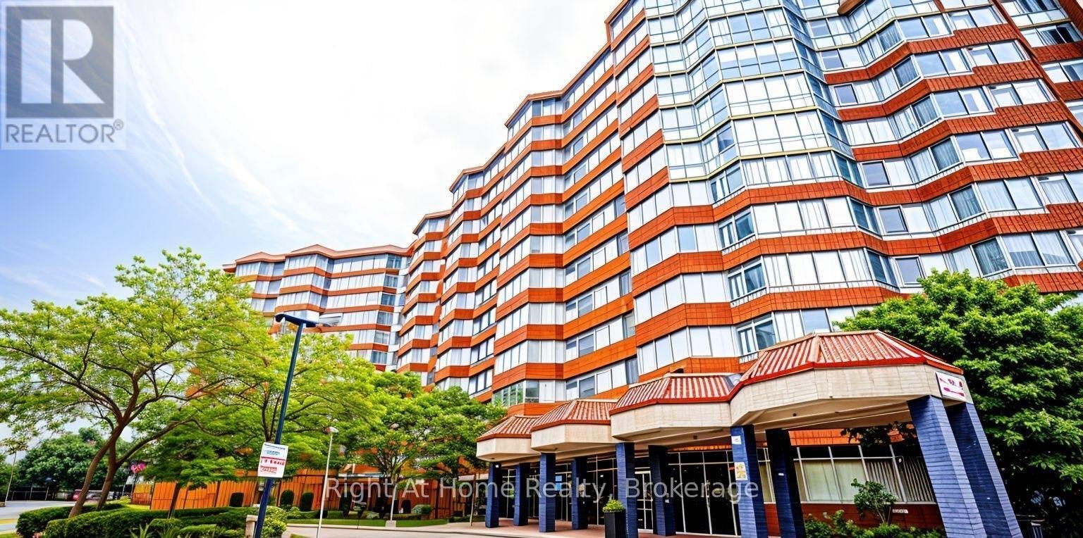 1215 - 11753 Sheppard Avenue E, Toronto, Ontario M1B 5M3 - Photo 1 - E13645460