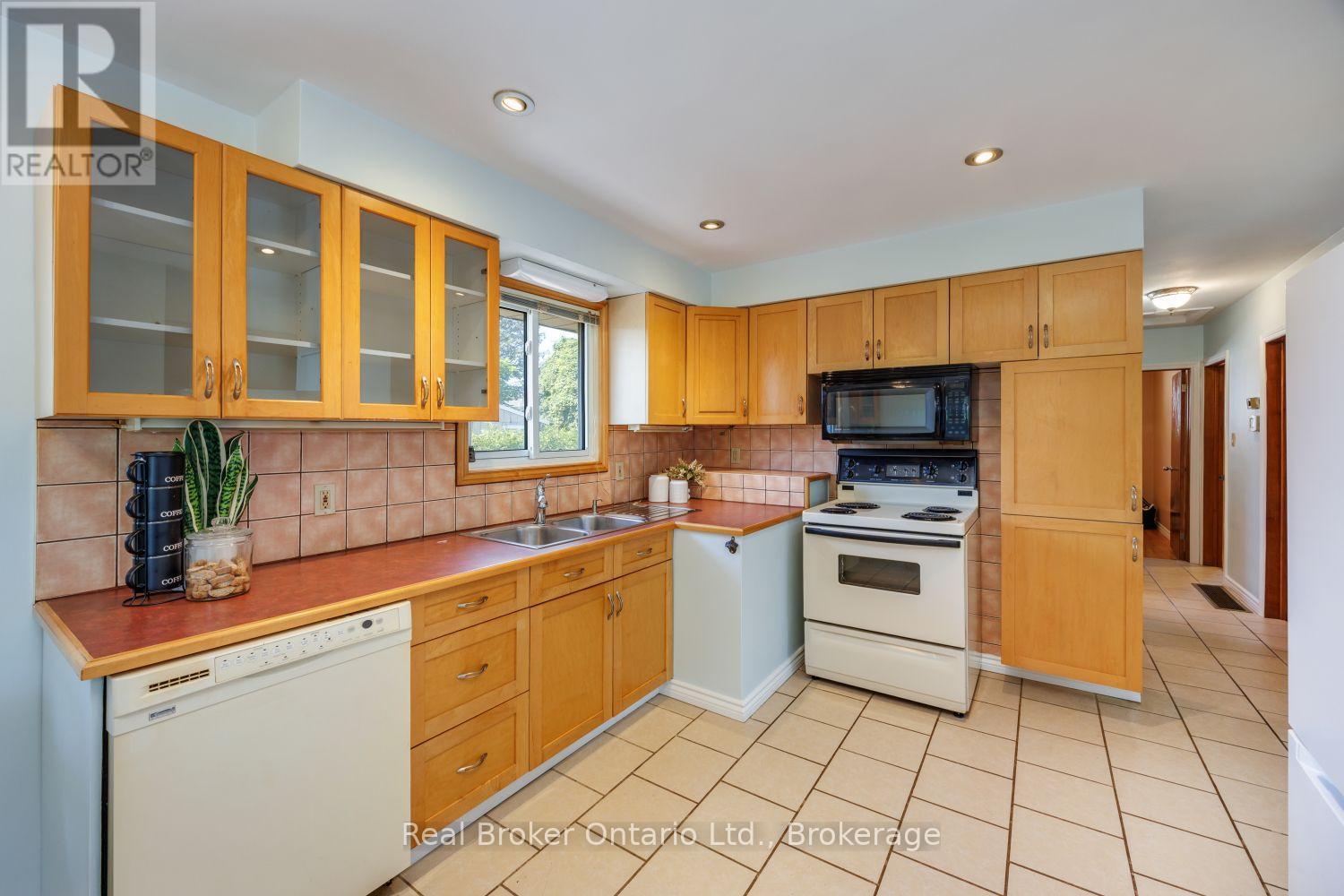 12 Sunset Road, Clarington (Bowmanville), Ontario  L1C 2E6 - Photo 17 - E13645742
