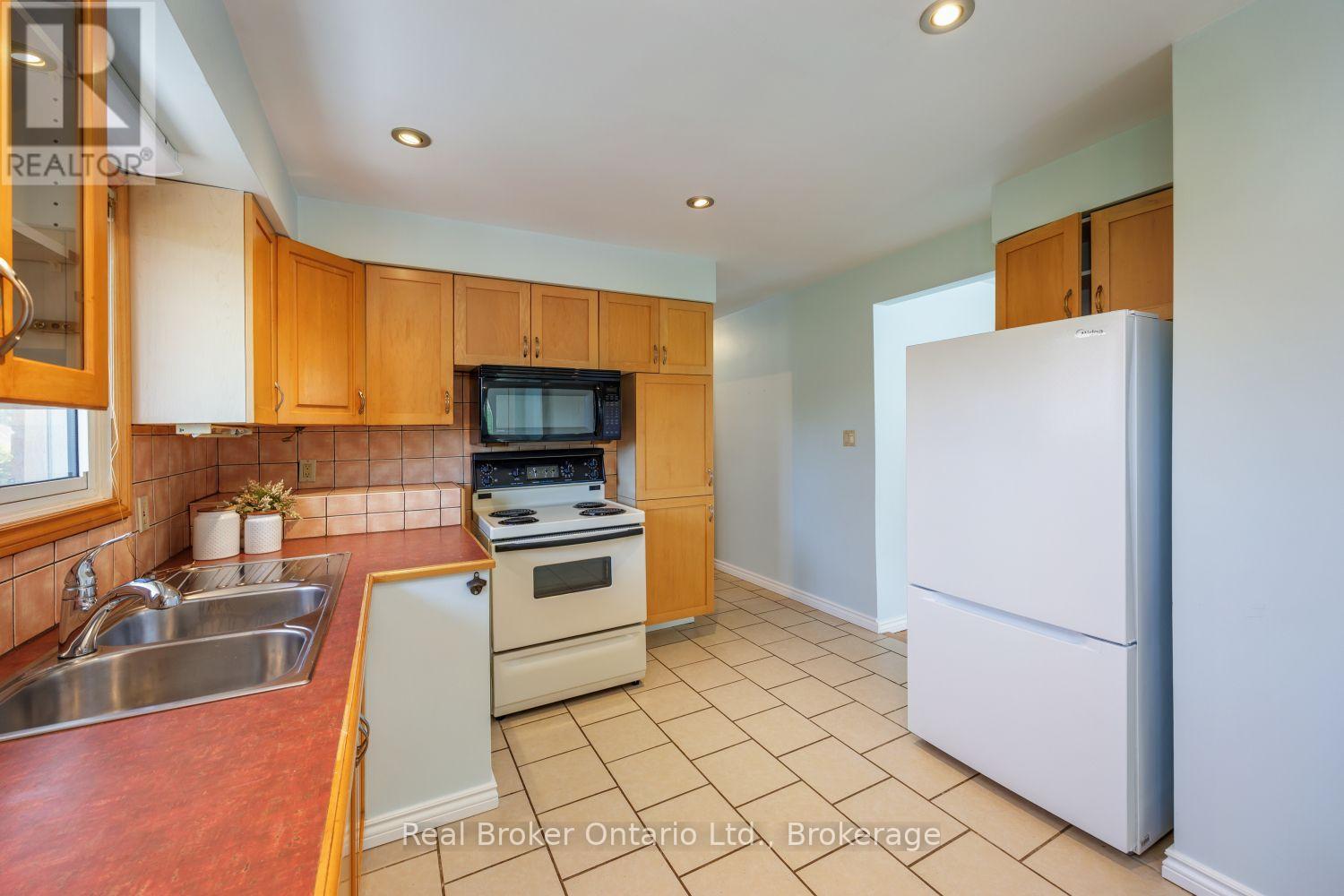 12 Sunset Road, Clarington (Bowmanville), Ontario  L1C 2E6 - Photo 18 - E13645742