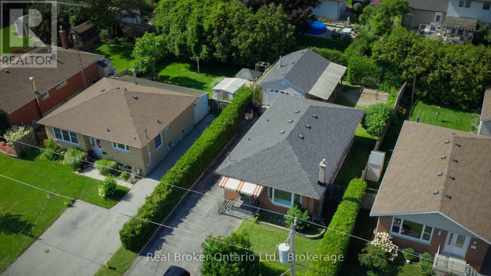 12 Sunset Road, Clarington (Bowmanville), Ontario  L1C 2E6 - Photo 4 - E13645742