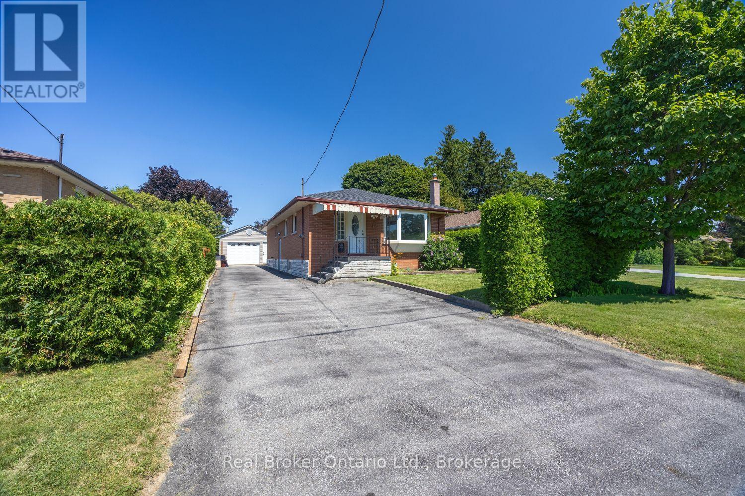 12 Sunset Road, Clarington (Bowmanville), Ontario  L1C 2E6 - Photo 5 - E13645742