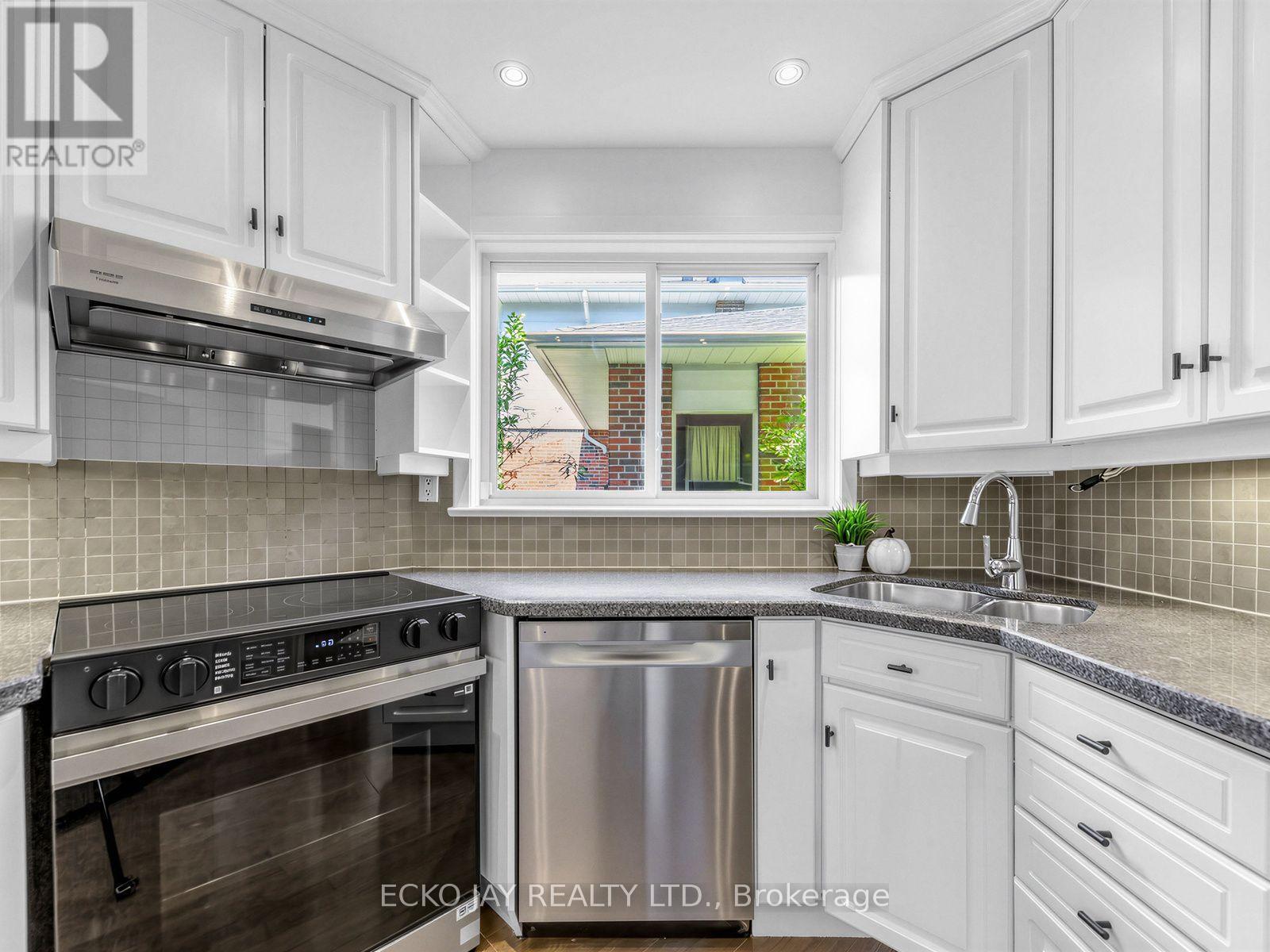 22 Meadowglade Crescent, Toronto, Ontario  M2J 1C7 - Photo 14 - C13645640