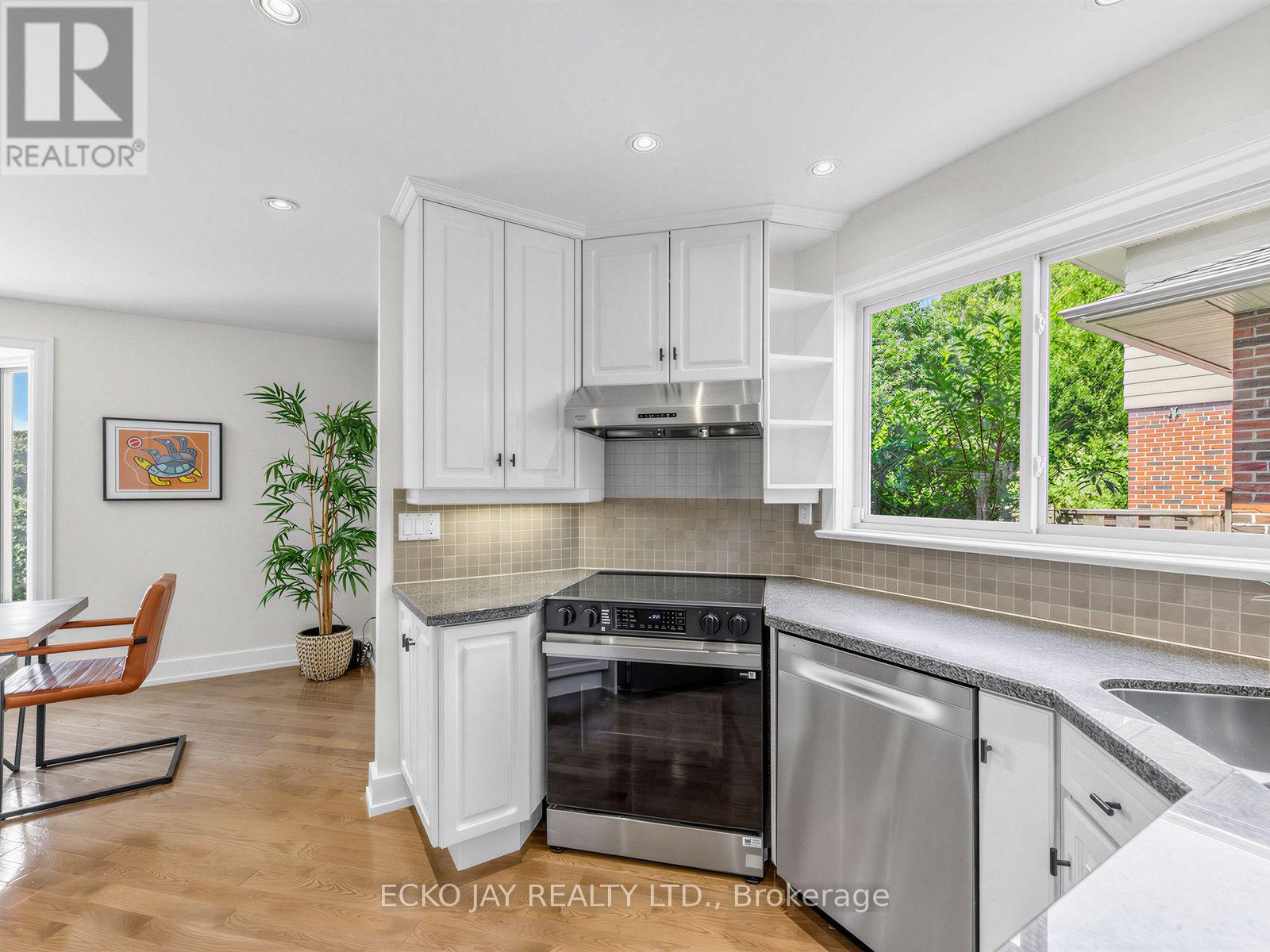 22 Meadowglade Crescent, Toronto, Ontario  M2J 1C7 - Photo 16 - C13645640