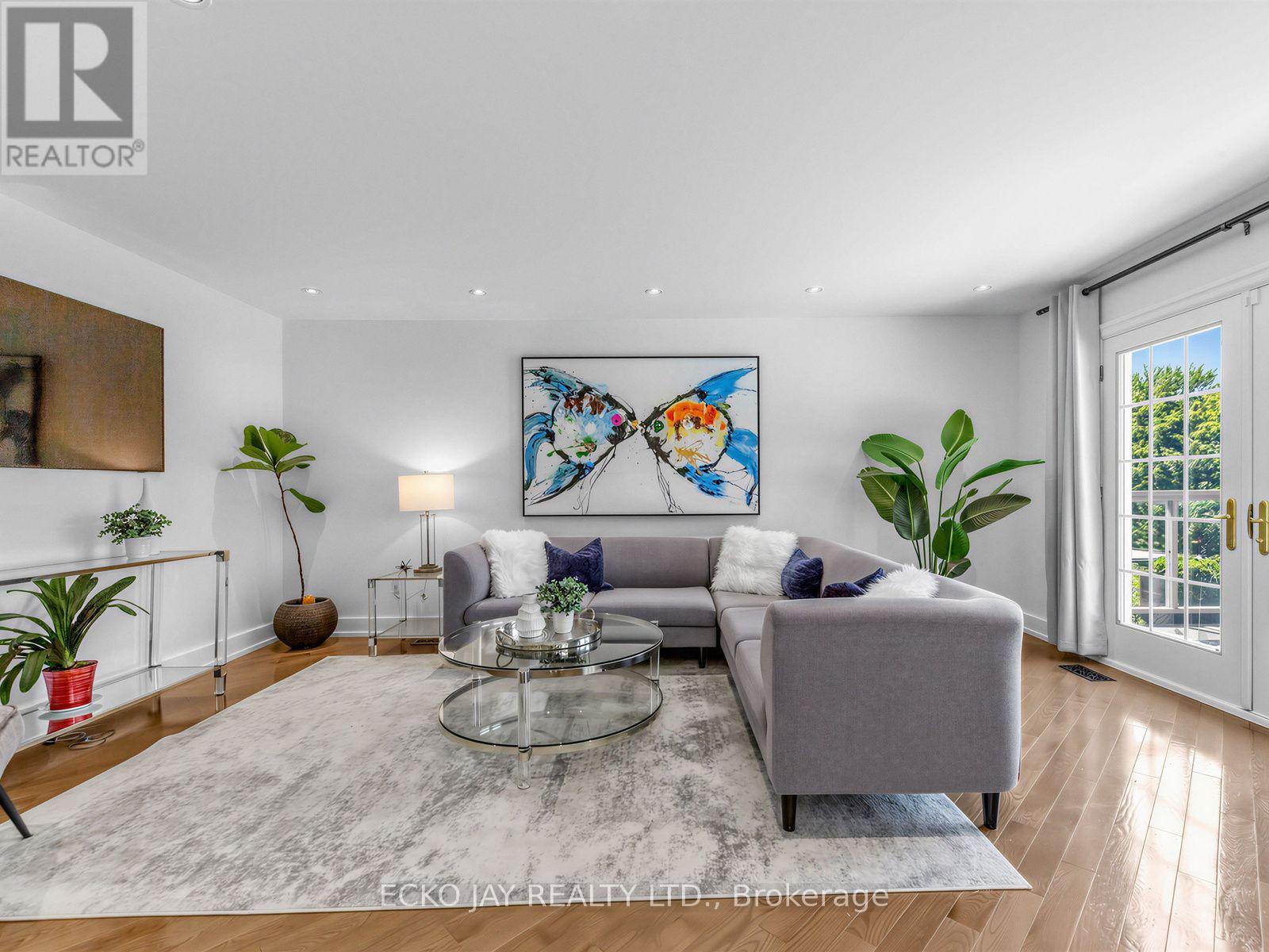 22 Meadowglade Crescent, Toronto, Ontario  M2J 1C7 - Photo 8 - C13645640