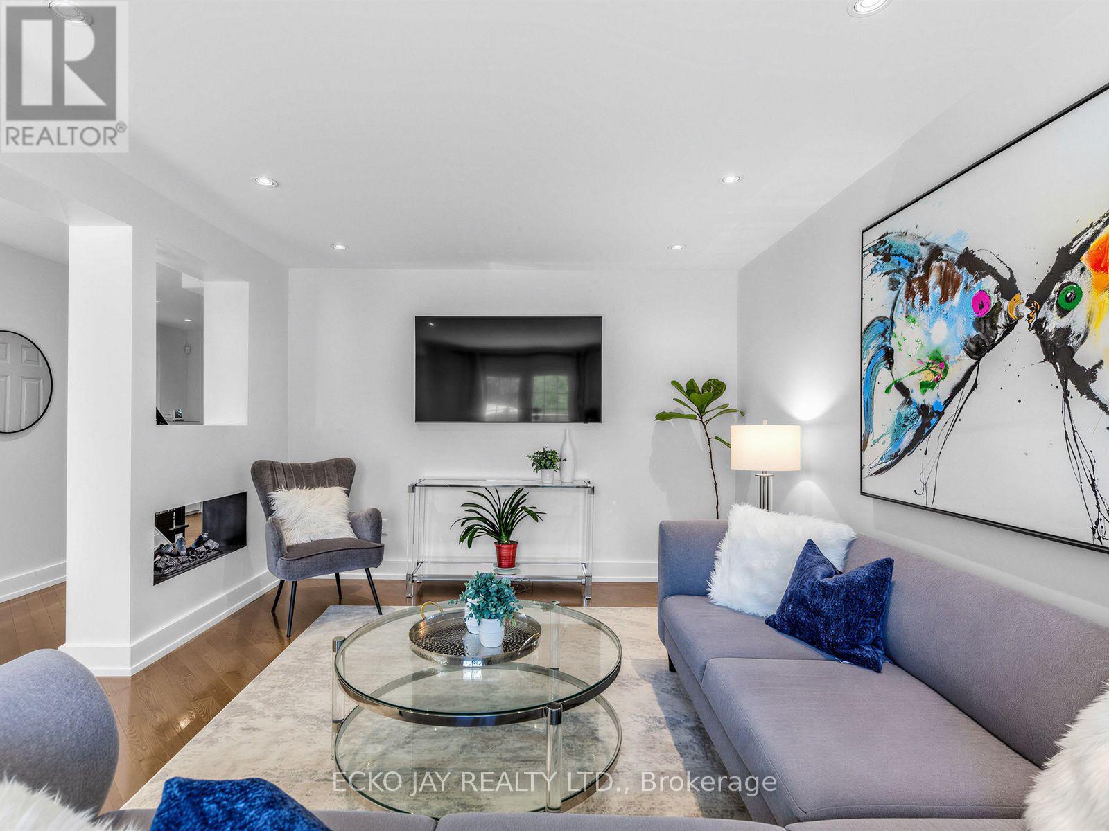 22 Meadowglade Crescent, Toronto, Ontario  M2J 1C7 - Photo 9 - C13645640