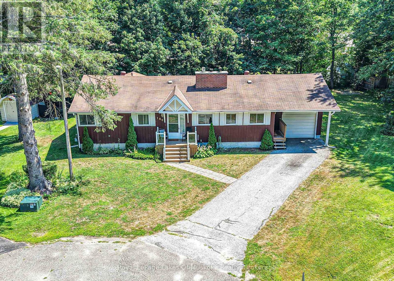 180 LOFTY PINES CRESCENT, Gravenhurst, Ontario