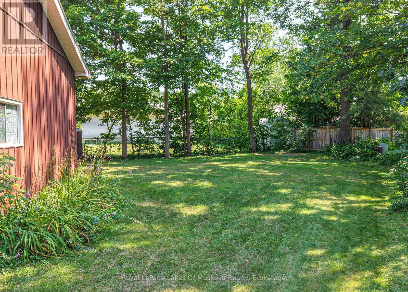 180 Lofty Pines Crescent, Gravenhurst, Ontario  P1P 1M6 - Photo 4 - X13645766