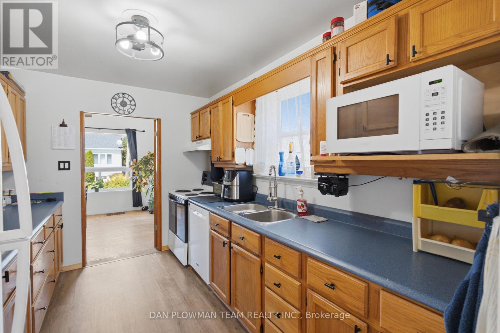 11 Veterans Avenue, Clarington, Ontario  L1C 2C1 - Photo 7 - E13645484
