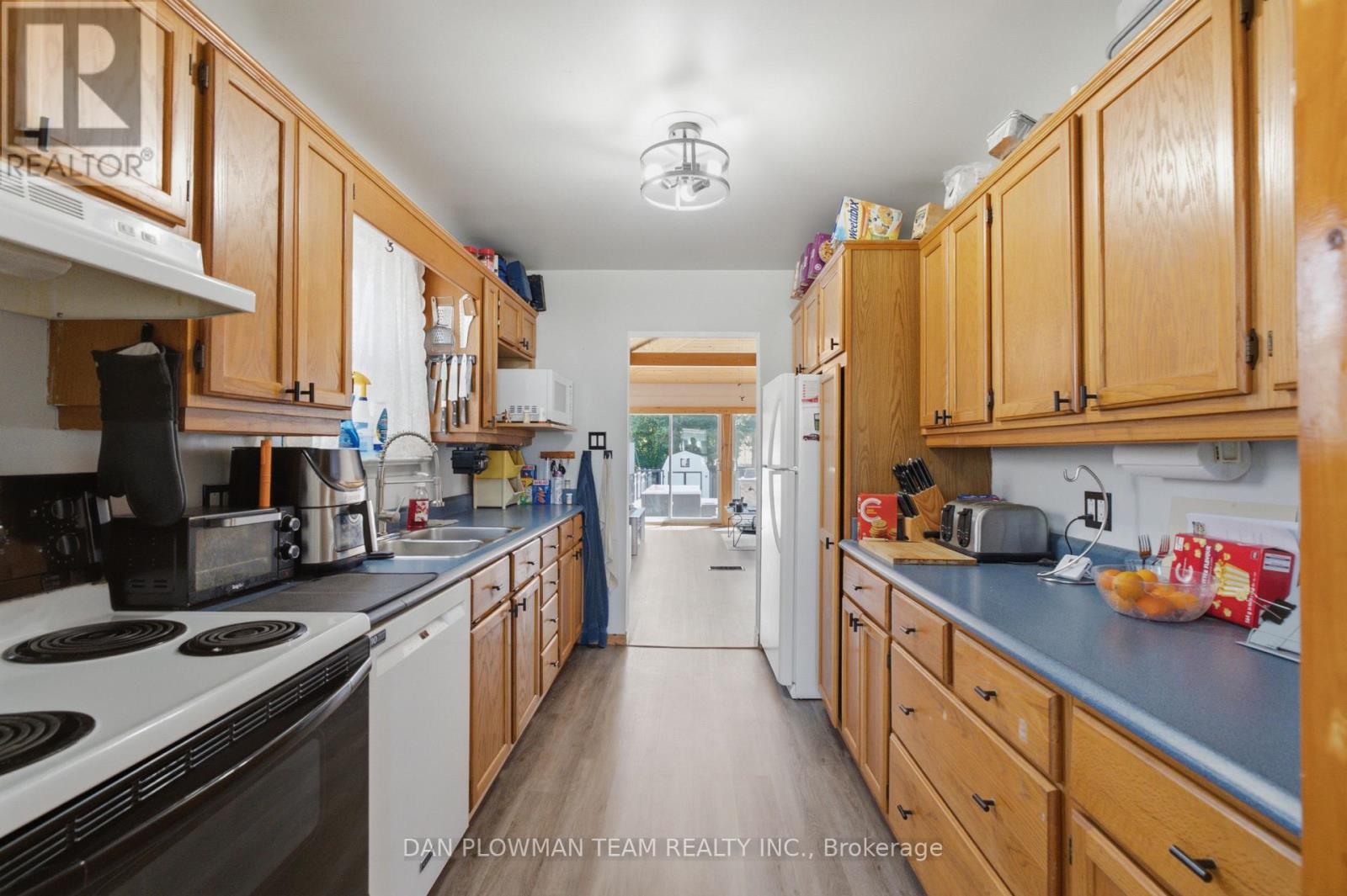 11 Veterans Avenue, Clarington, Ontario  L1C 2C1 - Photo 9 - E13645484