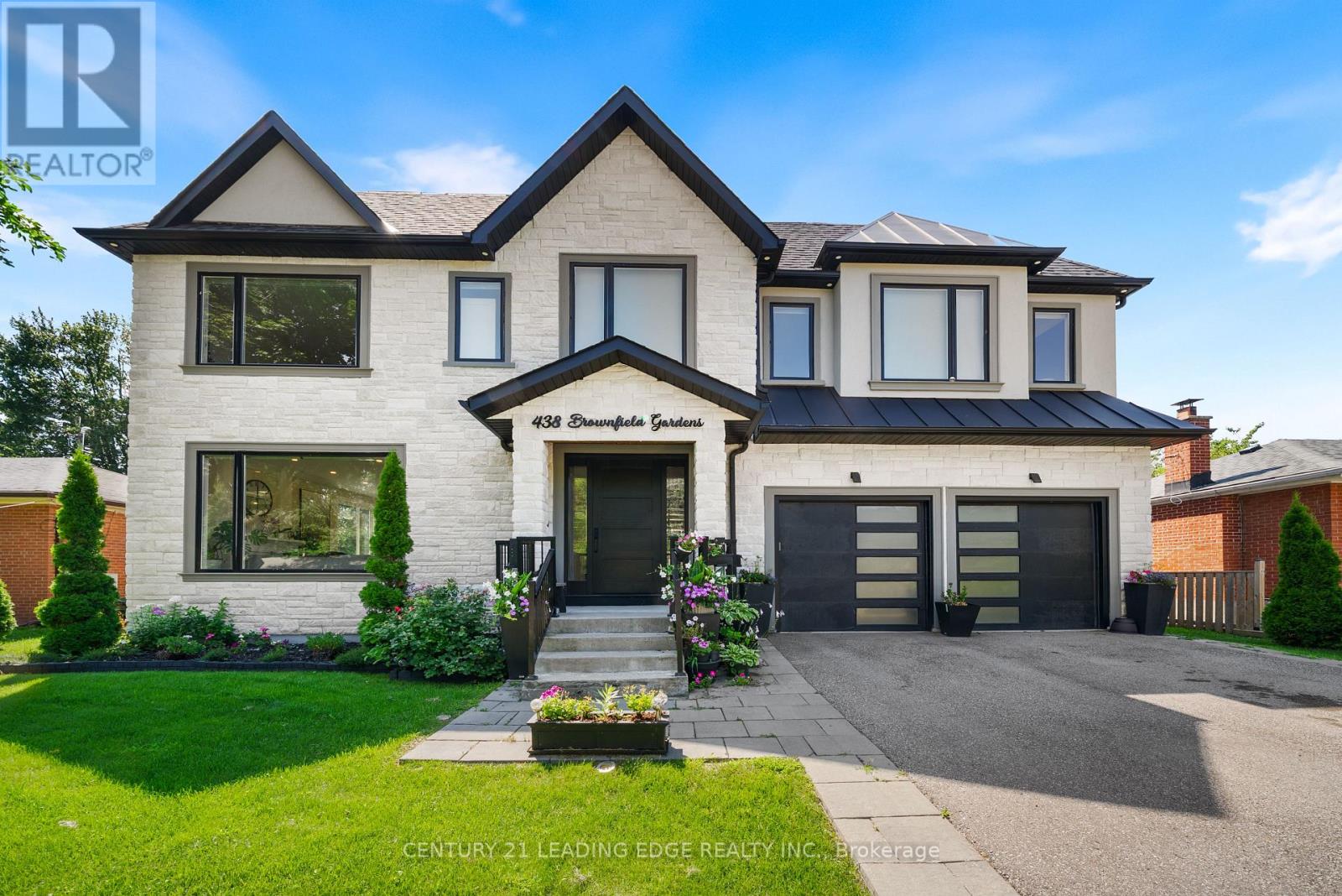 438 Brownfield Gardens, Toronto, Ontario  M1C 2Y7 - Photo 2 - E13645490