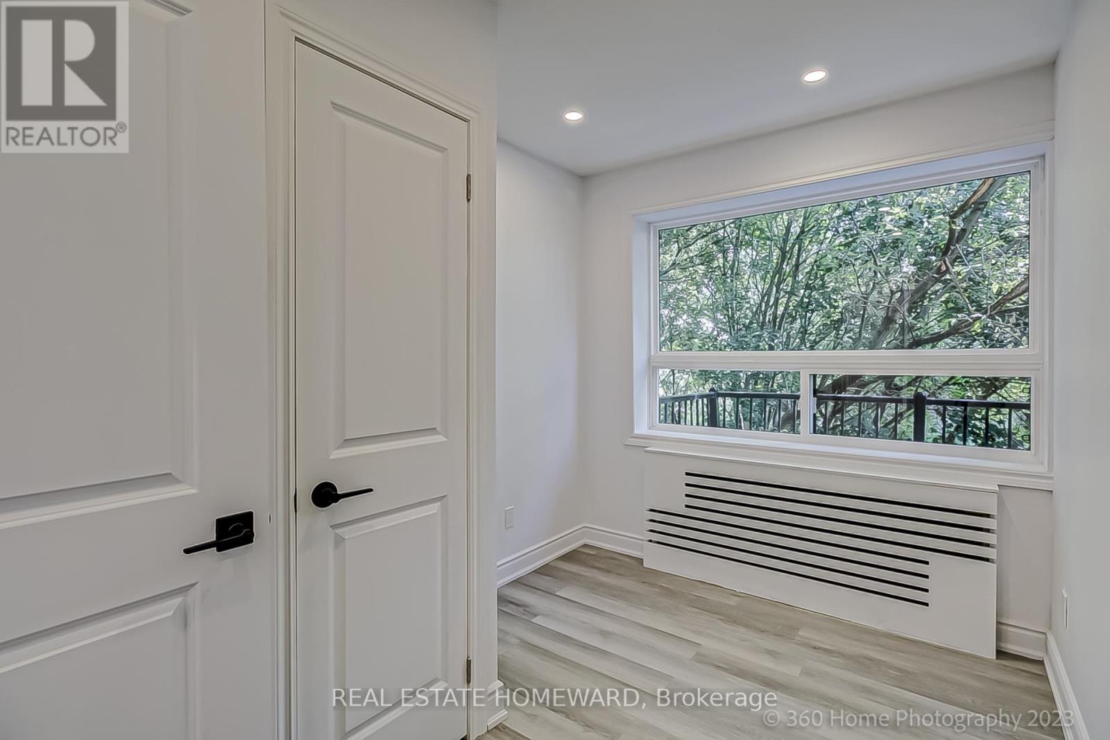 10 - 419 Woodbine Avenue, Toronto, Ontario  M4L 3P7 - Photo 12 - E13645532