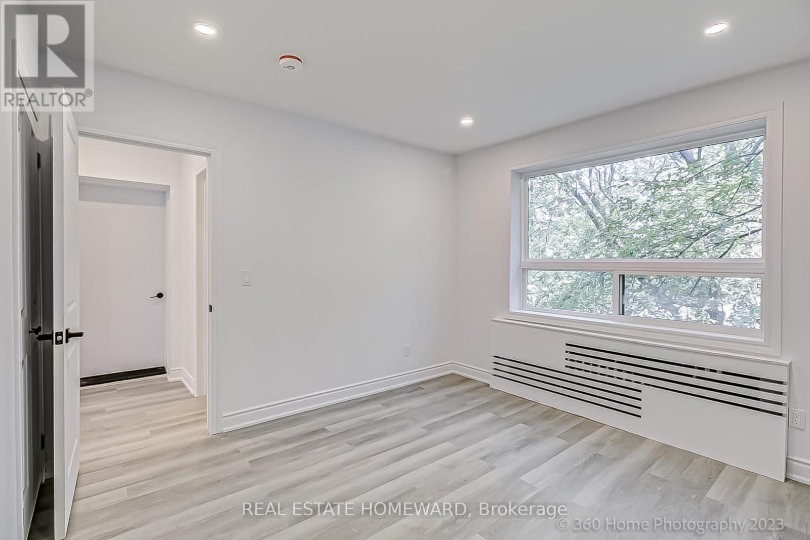 10 - 419 Woodbine Avenue, Toronto, Ontario  M4L 3P7 - Photo 15 - E13645532