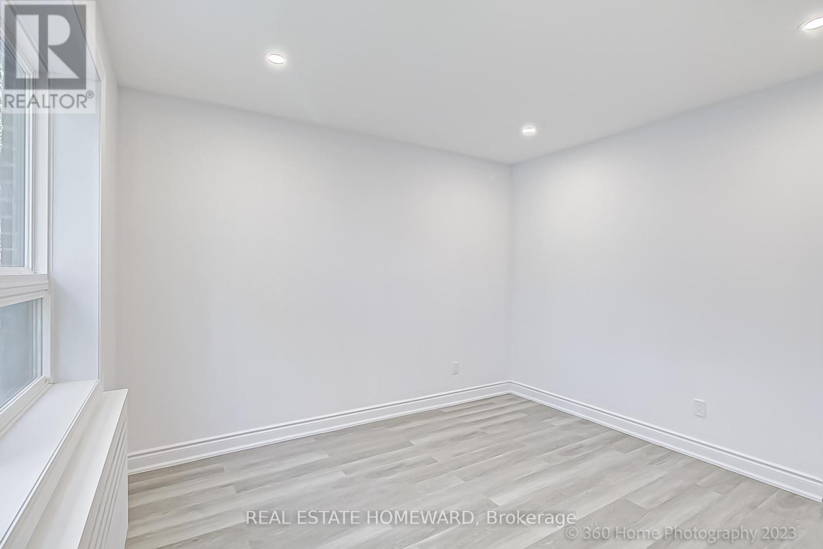 10 - 419 Woodbine Avenue, Toronto, Ontario  M4L 3P7 - Photo 17 - E13645532