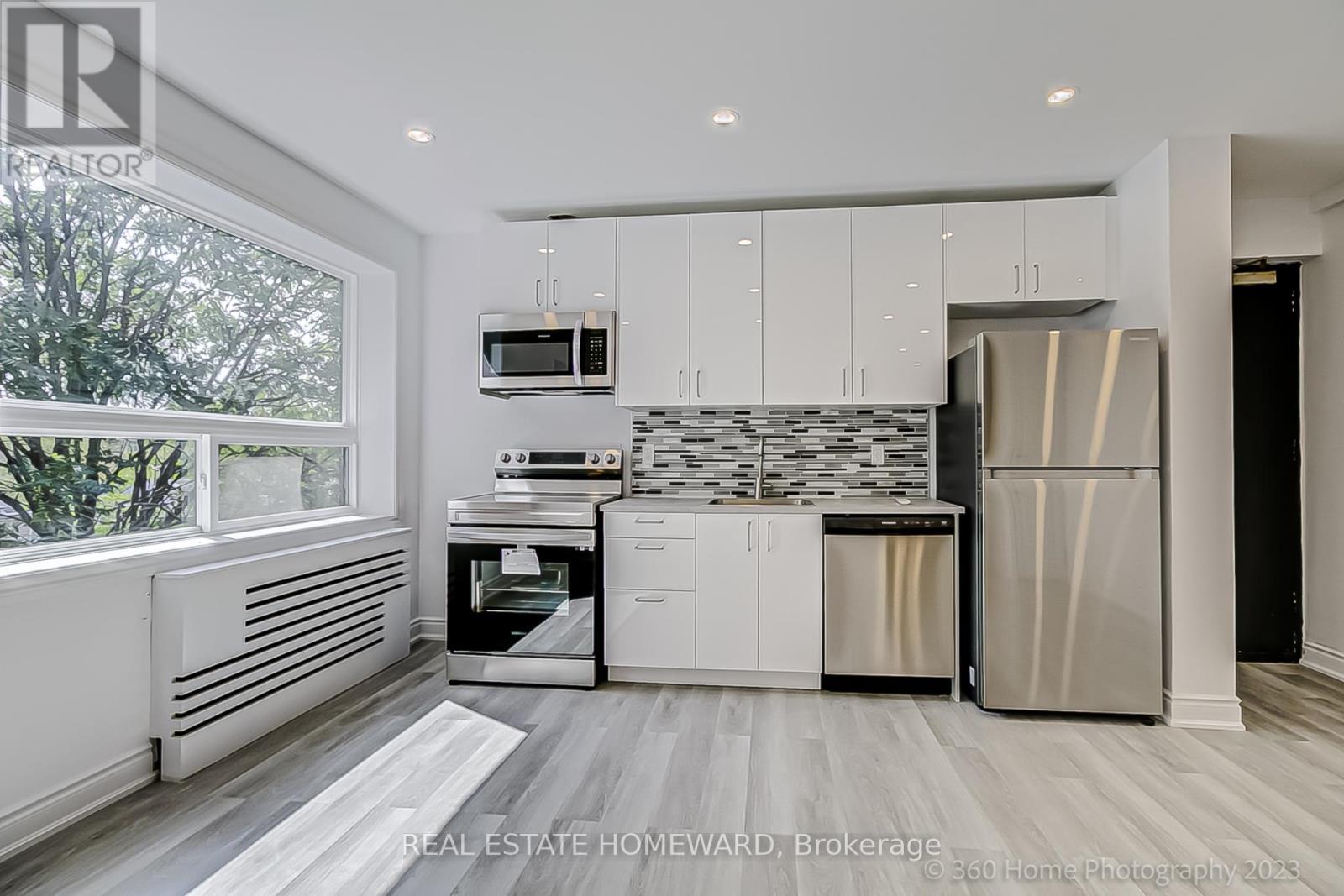 10 - 419 Woodbine Avenue, Toronto, Ontario  M4L 3P7 - Photo 18 - E13645532