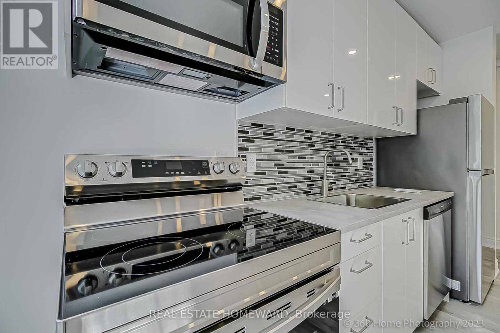 10 - 419 Woodbine Avenue, Toronto, Ontario  M4L 3P7 - Photo 19 - E13645532