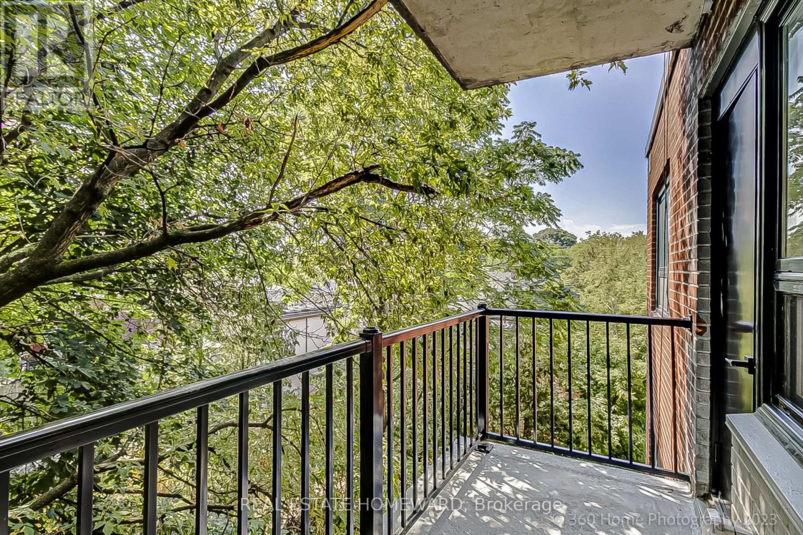 10 - 419 Woodbine Avenue, Toronto, Ontario  M4L 3P7 - Photo 3 - E13645532