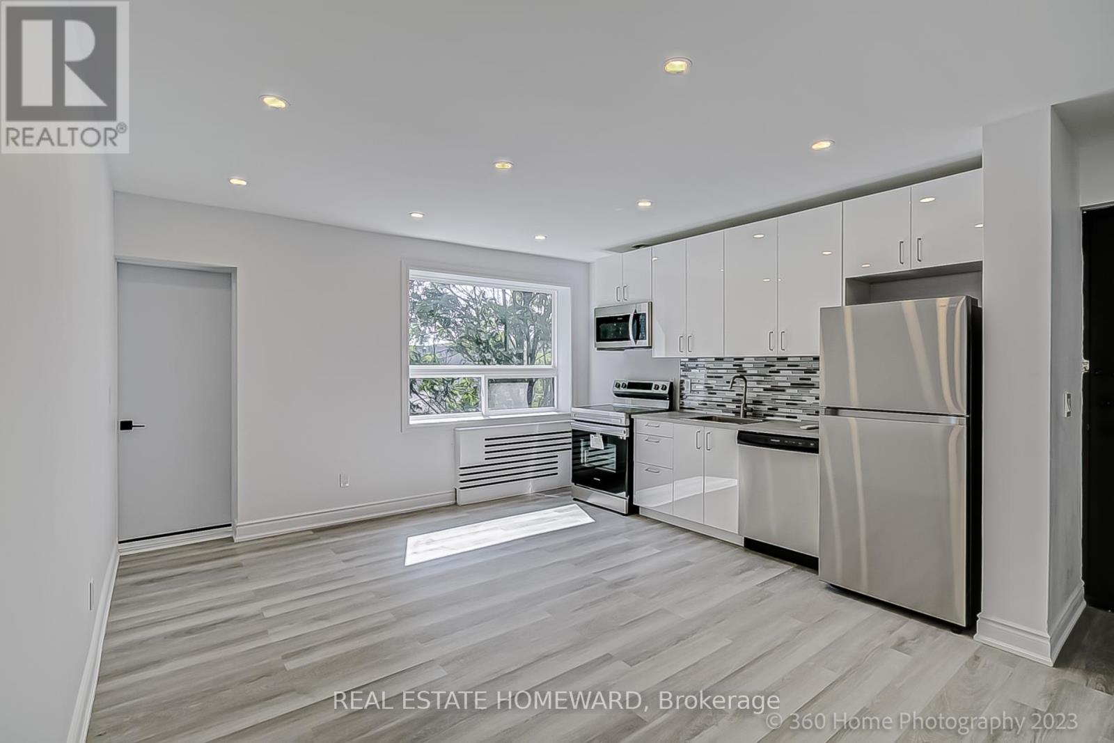 10 - 419 Woodbine Avenue, Toronto, Ontario  M4L 3P7 - Photo 7 - E13645532