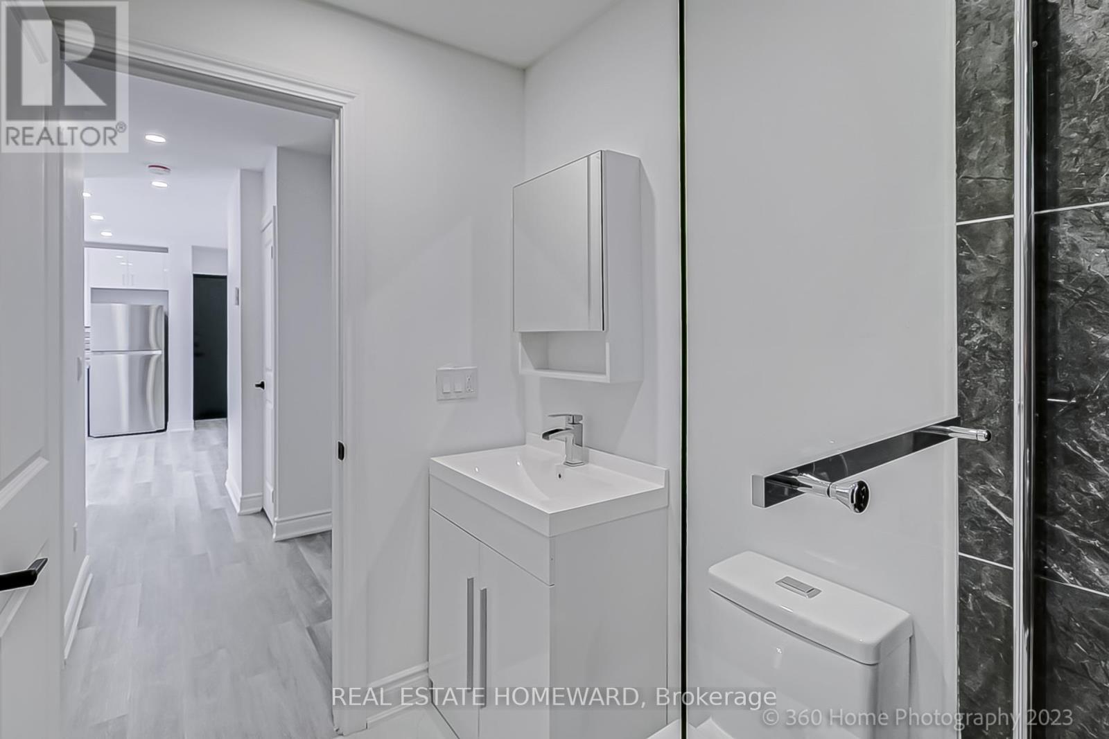 10 - 419 Woodbine Avenue, Toronto, Ontario  M4L 3P7 - Photo 9 - E13645532