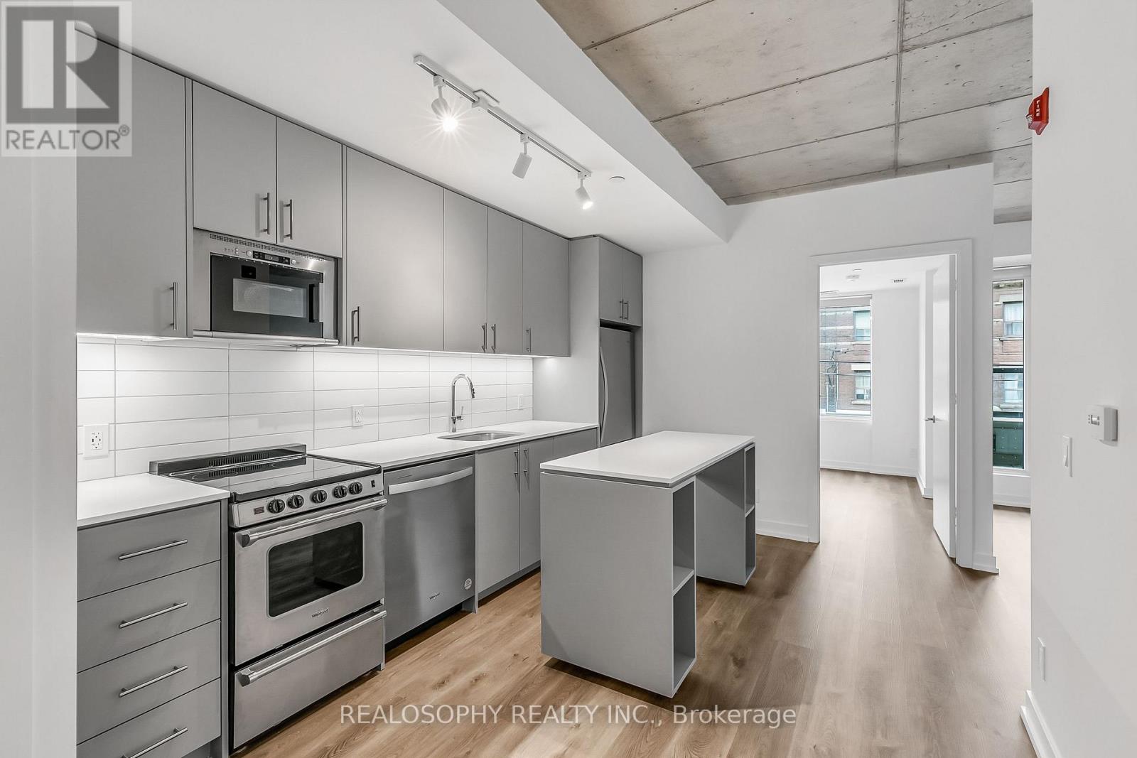 208 - 115 Larchmount Avenue, Toronto, Ontario  M4M 2Y6 - Photo 2 - E13645582