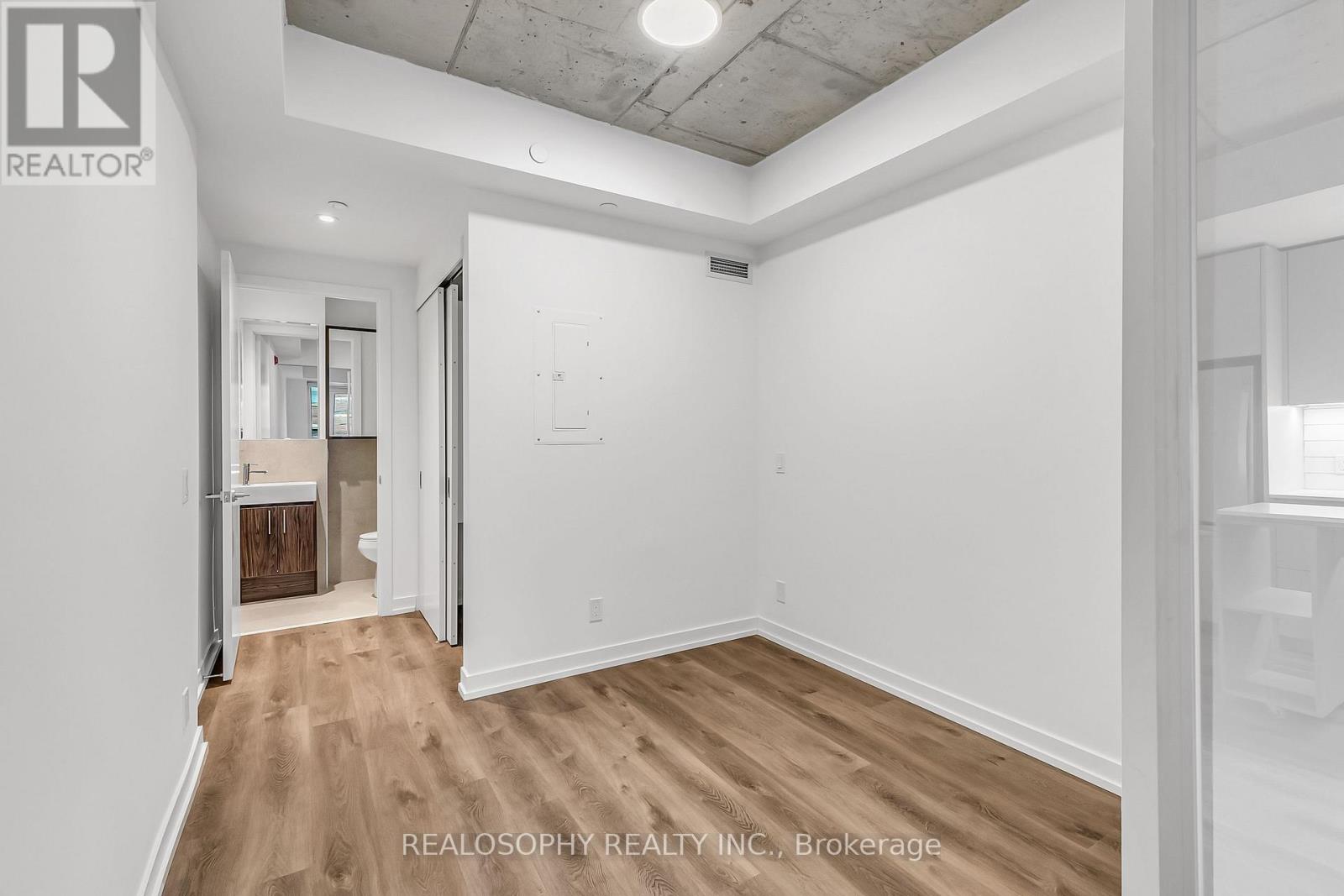 208 - 115 Larchmount Avenue, Toronto, Ontario  M4M 2Y6 - Photo 9 - E13645582