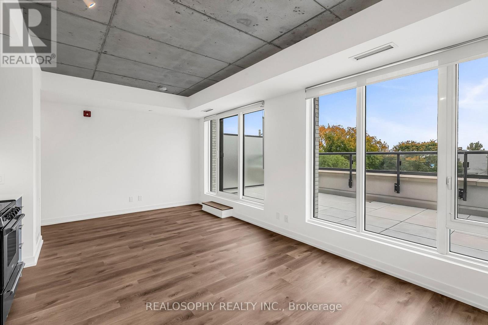 410 - 115 Larchmount Avenue, Toronto, Ontario  M4M 2Y6 - Photo 3 - E13645682