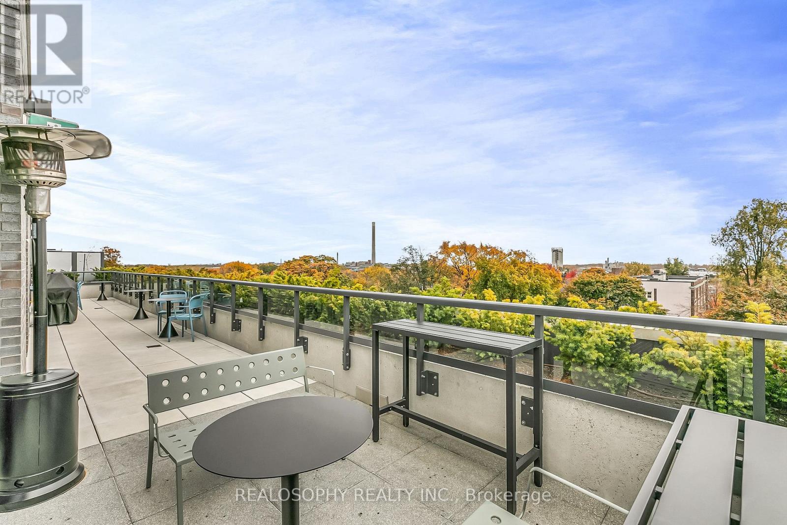 411 - 115 LARCHMOUNT AVENUE