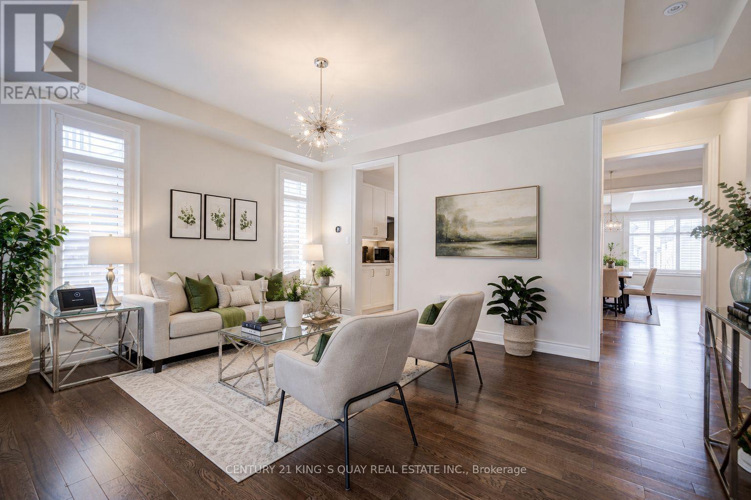 22 Carriage Shop Bend, East Gwillimbury, Ontario  L9N 0Y5 - Photo 4 - N13645534